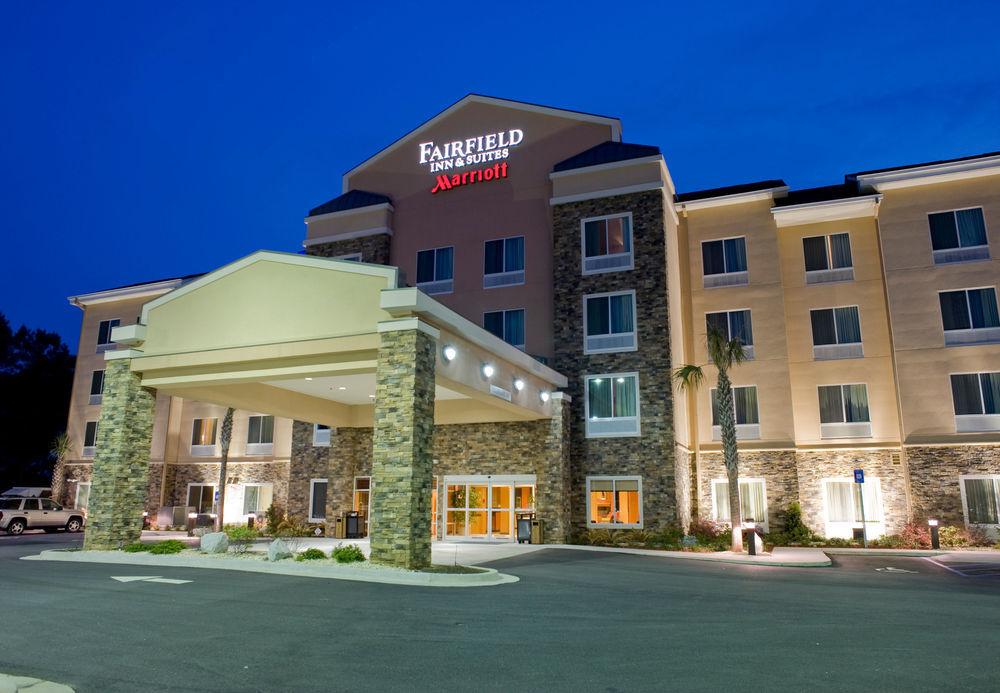 Fairfield Inn & Suites By Marriott Commerce Bagian luar foto
