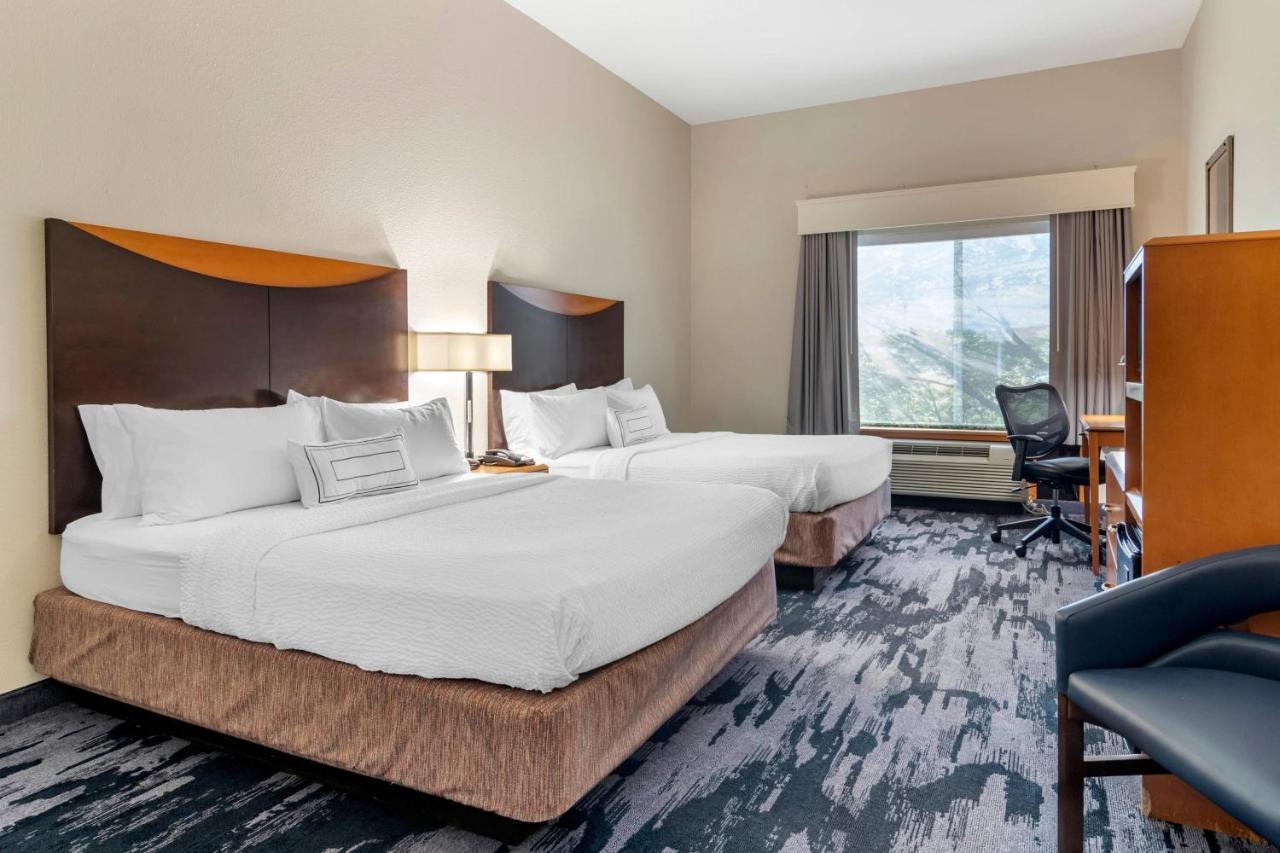 Fairfield Inn & Suites By Marriott Commerce Bagian luar foto