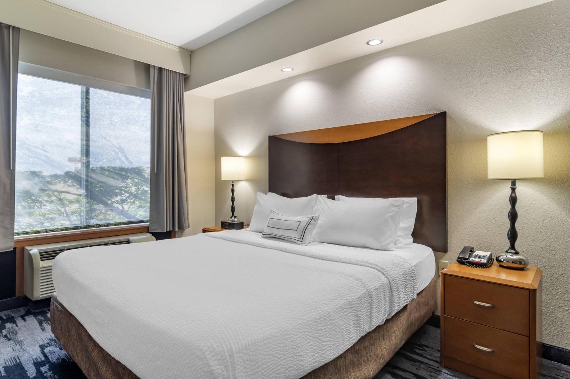 Fairfield Inn & Suites By Marriott Commerce Bagian luar foto