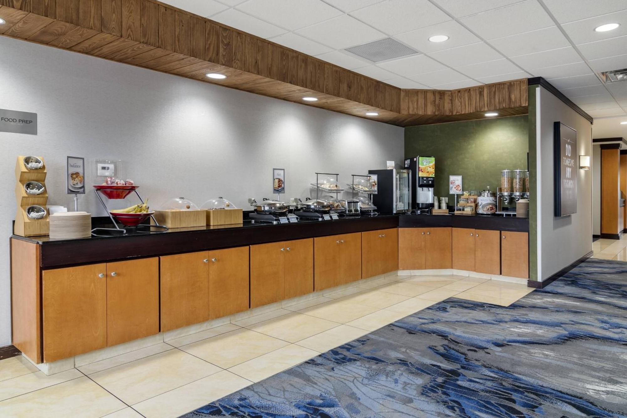 Fairfield Inn & Suites By Marriott Commerce Bagian luar foto