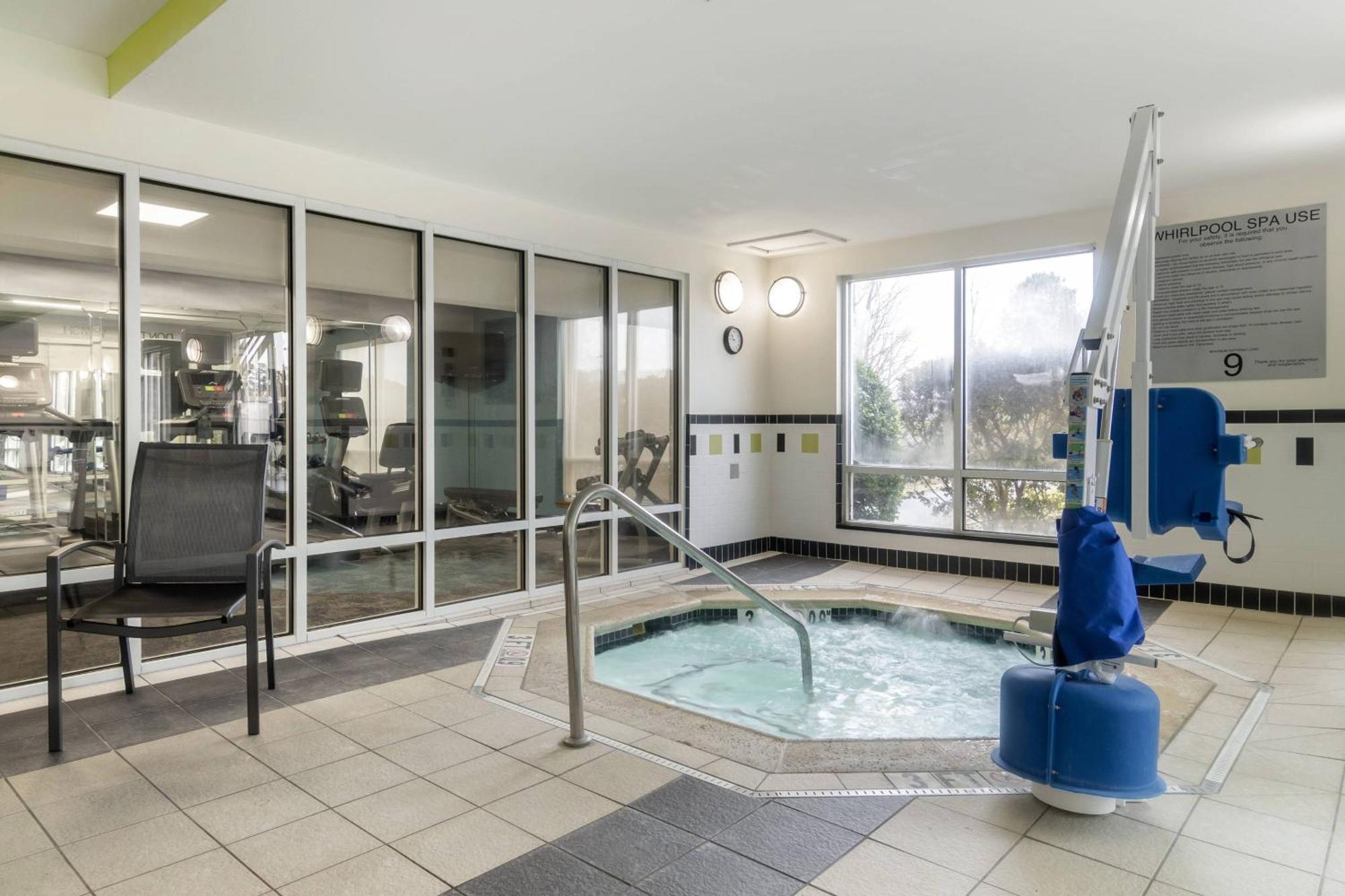 Fairfield Inn & Suites By Marriott Commerce Bagian luar foto