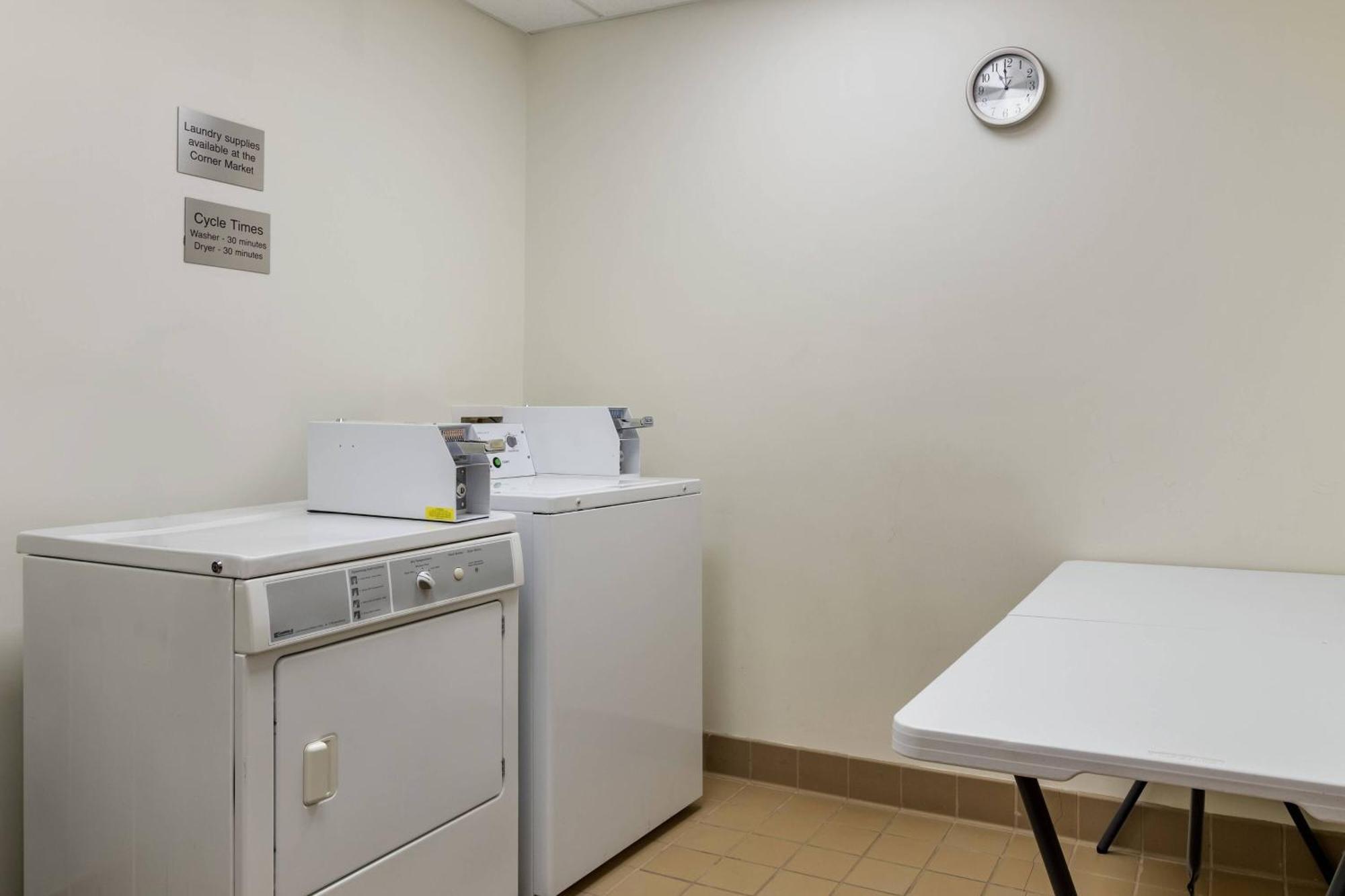 Fairfield Inn & Suites By Marriott Commerce Bagian luar foto
