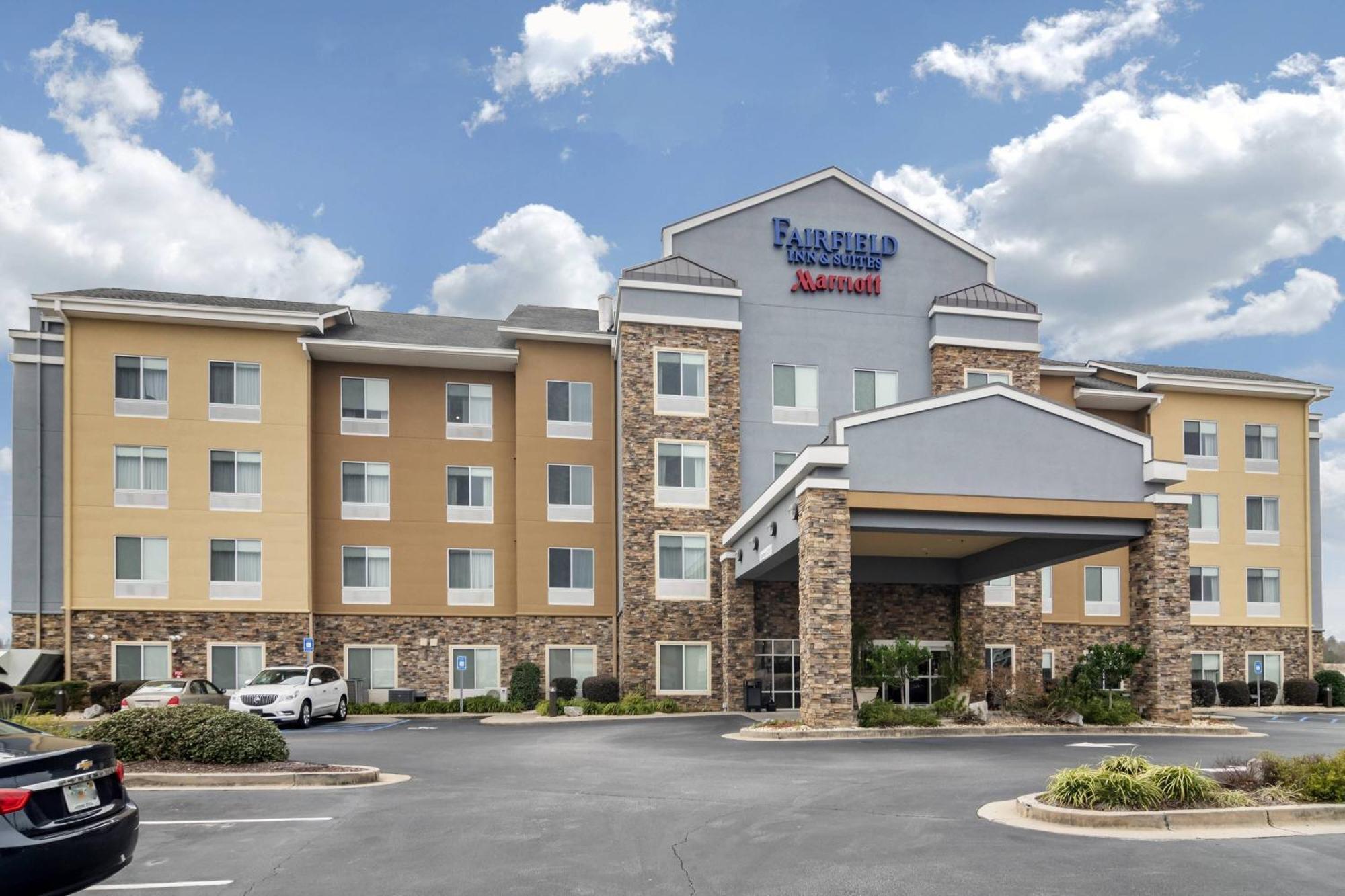 Fairfield Inn & Suites By Marriott Commerce Bagian luar foto