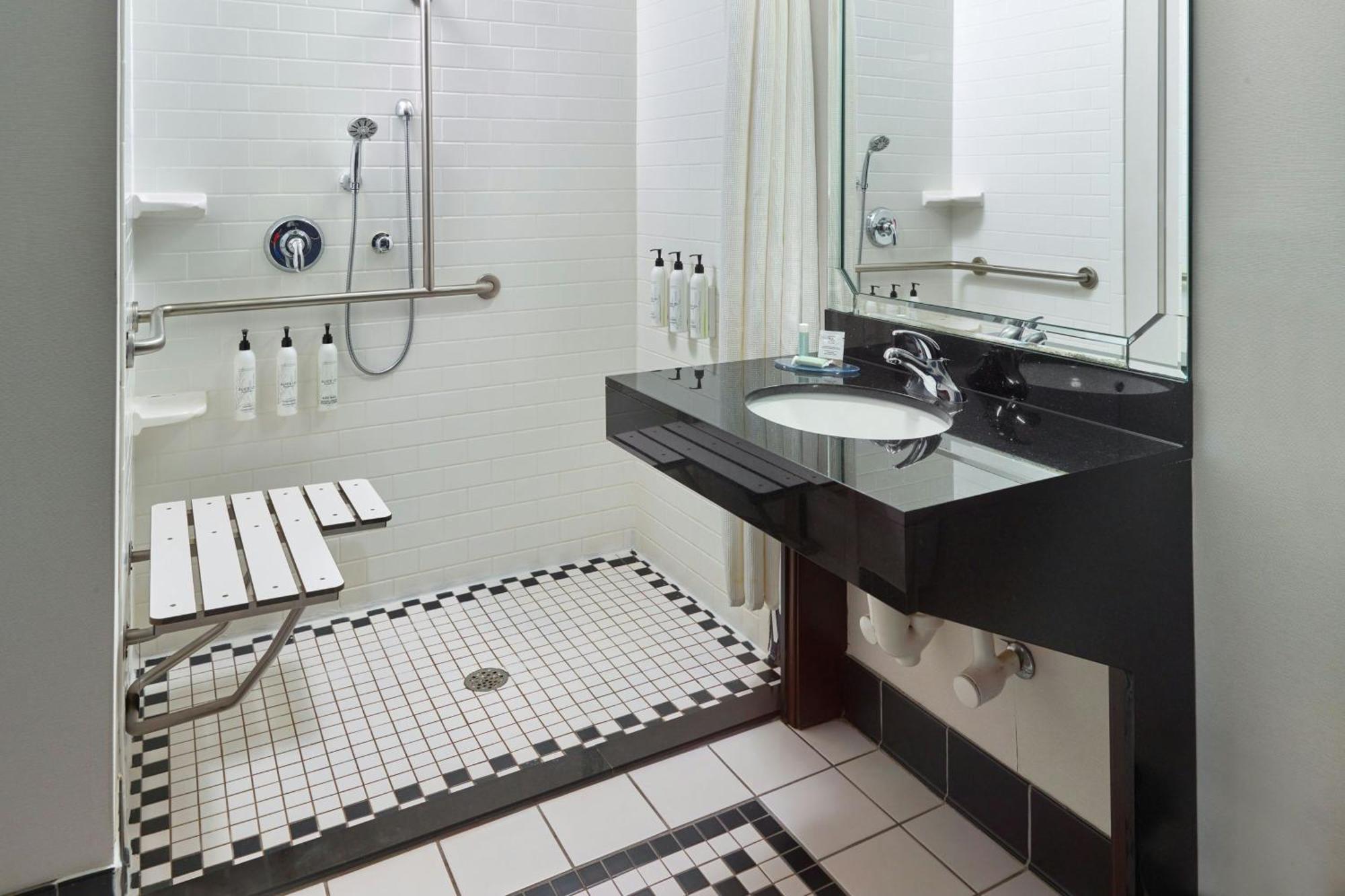 Fairfield Inn & Suites By Marriott Commerce Bagian luar foto